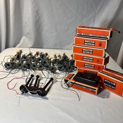 Vintage Lionel Lamp Posts & No. 022 Controller O Scale (LR-RG)