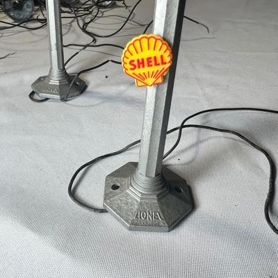 Vintage Lionel Lamp Posts & No. 022 Controller O Scale (LR-RG)