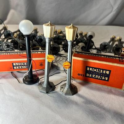 Vintage Lionel Lamp Posts & No. 022 Controller O Scale (LR-RG)