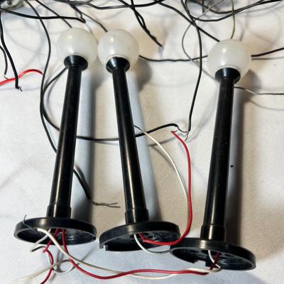 Vintage Lionel Lamp Posts & No. 022 Controller O Scale (LR-RG)