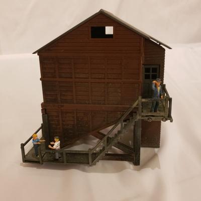 NIB Train Buildings and More! (T2-KD)