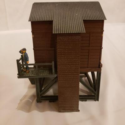 NIB Train Buildings and More! (T2-KD)