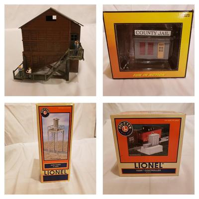 NIB Train Buildings and More! (T2-KD)