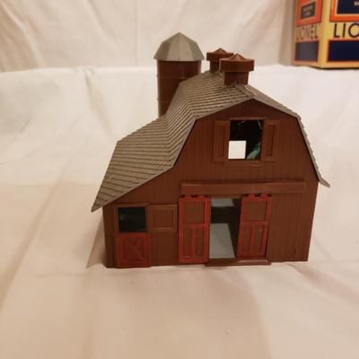 NIB Train Buildings and More! (T2-KD)