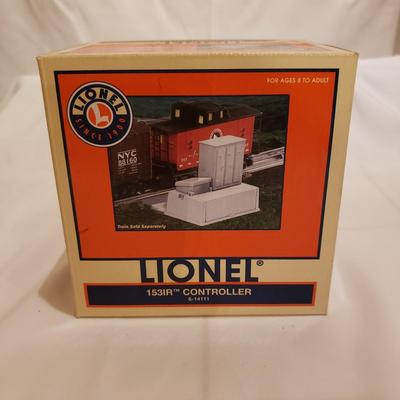 NIB Train Buildings and More! (T2-KD)