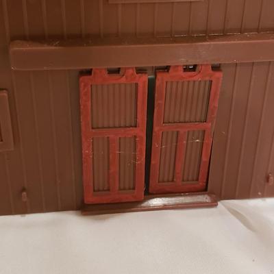 NIB Train Buildings and More! (T2-KD)