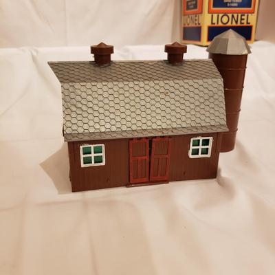 NIB Train Buildings and More! (T2-KD)