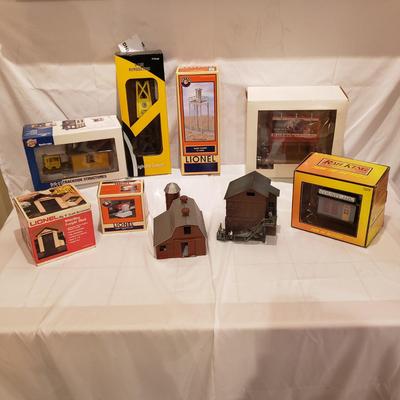 NIB Train Buildings and More! (T2-KD)
