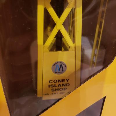 NIB Train Buildings and More! (T2-KD)