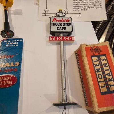 Assorted Operating Highway Lights & More (T2-JS)