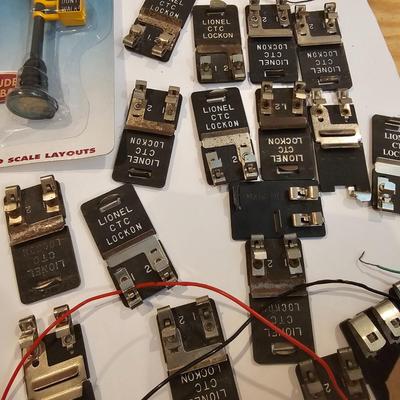 Assorted Operating Highway Lights & More (T2-JS)