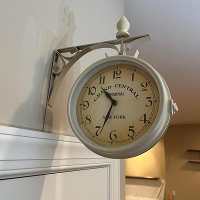 Ford LED Sign, Lionel Clock & More (T2-MG)