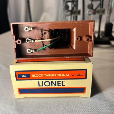 Lionel O Scale Signal Bridges, Semaphore’s & More (LR-RG)