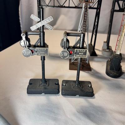 Lionel O Scale Signal Bridges, Semaphore’s & More (LR-RG)