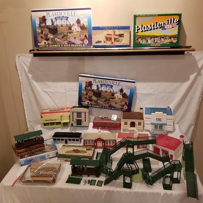Plasticville Buildings NIB and Vintage (T2-KD)