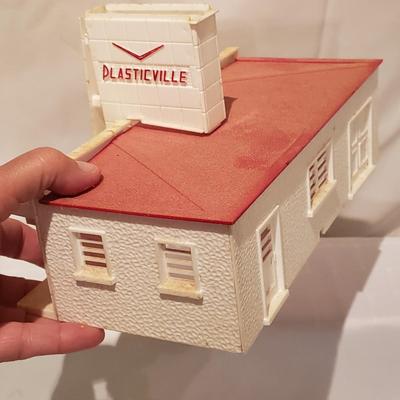 Plasticville Buildings NIB and Vintage (T2-KD)