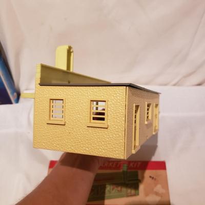 Plasticville Buildings NIB and Vintage (T2-KD)