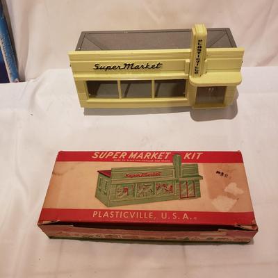Plasticville Buildings NIB and Vintage (T2-KD)