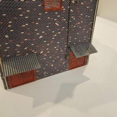 Three Scenic O Gauge Buildings (T2-JS)