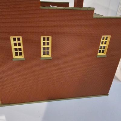 Three Scenic O Gauge Buildings (T2-JS)
