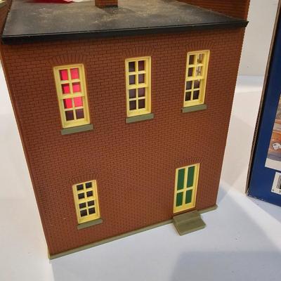 Three Scenic O Gauge Buildings (T2-JS)