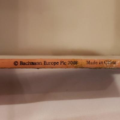 Bachmann Europe, Heritage Village/Department 56 (T2-KD)