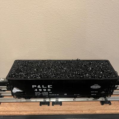 Lionel P & LE Offset Die Cast Hopper & Four K-Line 2 Bay Outside Braced Hopper (T2-MG)