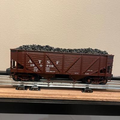 Lionel P & LE Offset Die Cast Hopper & Four K-Line 2 Bay Outside Braced Hopper (T2-MG)