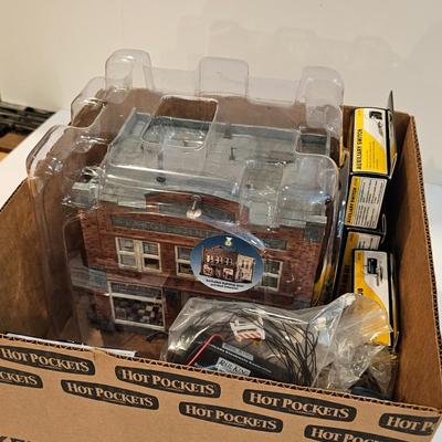Record Store/Recruiting Office, Just Plug Items & More (T2-JS)