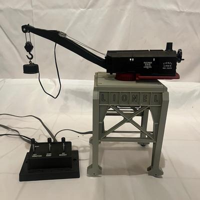 Lionel Triple Action Magnet Crane & Lionel Gantry Crane (T2-MG)