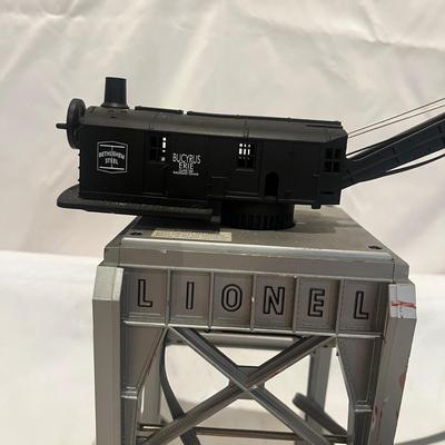 Lionel Triple Action Magnet Crane & Lionel Gantry Crane (T2-MG)