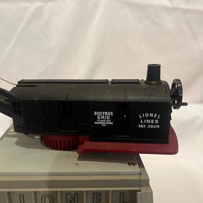 Lionel Triple Action Magnet Crane & Lionel Gantry Crane (T2-MG)