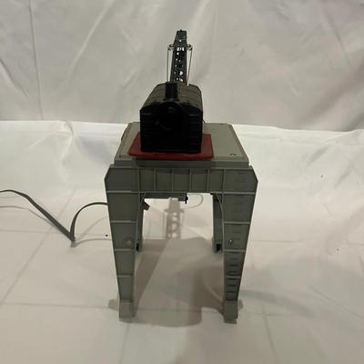 Lionel Triple Action Magnet Crane & Lionel Gantry Crane (T2-MG)