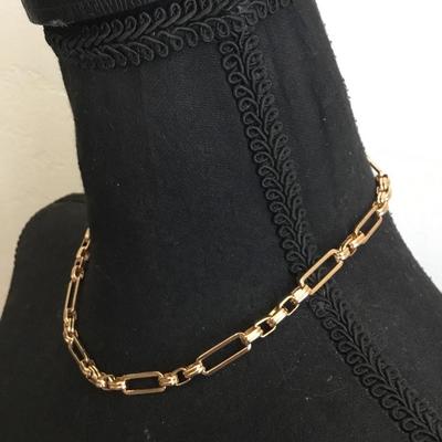 Super cute nice gold tone chain necklace