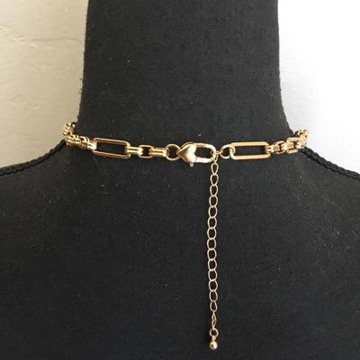 Super cute nice gold tone chain necklace