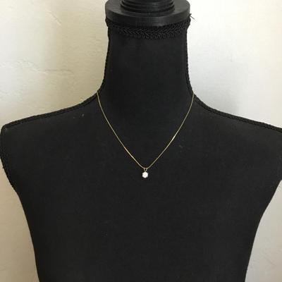 Beautiful vintage . Crystal pendant necklace.