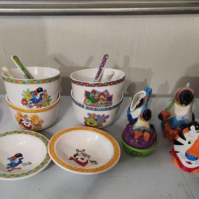 Sale Photo Thumbnail #204: Vintage Kelloggs Ceral bowl set Fruit loops, Frosted Flakes and  Corn Flakes.
Will receive all items pictured. All in great condition and packaged well.

Cream and sugar plus other cool extras.