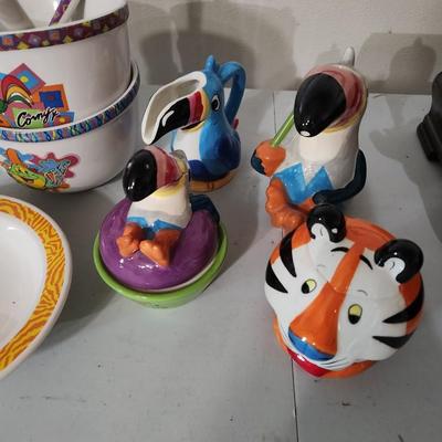 Sale Photo Thumbnail #205: Vintage Kelloggs Ceral bowl set Fruit loops, Frosted Flakes and  Corn Flakes.
Will receive all items pictured. All in great condition and packaged well.

Cream and sugar plus other cool extras.