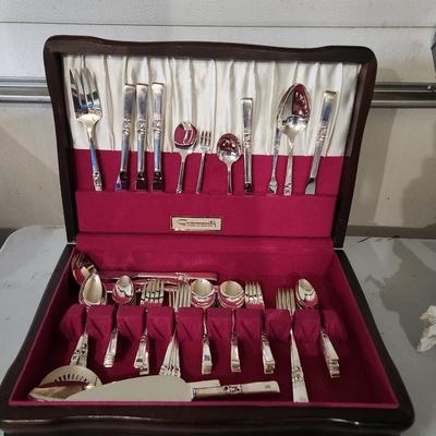Sale Photo Thumbnail #207: Vintage Set of Oneida Community Silver Plate Coronation Silverware with Box

Will receive everything pictured