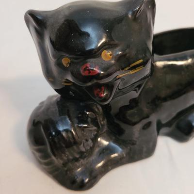 Two McCoy USA #348A Kitten Planters (LR-EL)