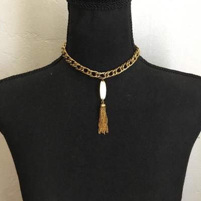 Beautiful, vintage, goldtone choker necklace