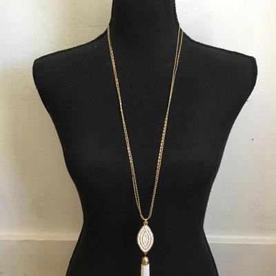 Style & Co very nice gold tone tassel white glass bead necklace. Very nice very pretty.