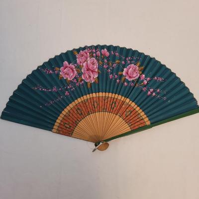 Japanese Mixed Media Paintings, Wicker Vase & Floral Fans (LR-EL)