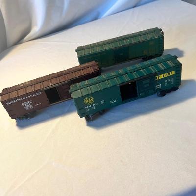 Milwaukee Road, Chicago & North Western O Scale Hoppers, Cabooses & More (LR-RG)