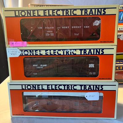 Milwaukee Road, Chicago & North Western O Scale Hoppers, Cabooses & More (LR-RG)