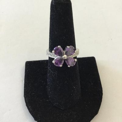 Beautiful crystal flower ring very nice