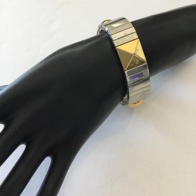 Vintage Avon stretch bracelet