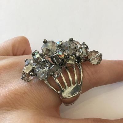 Beautiful very nice silver tone, crystal statement ring expandable adjustable