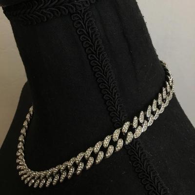 Beautiful ice Colombian chain necklace. Big chunky.