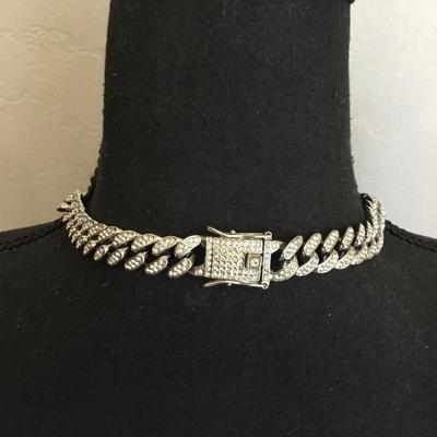 Beautiful ice Colombian chain necklace. Big chunky.